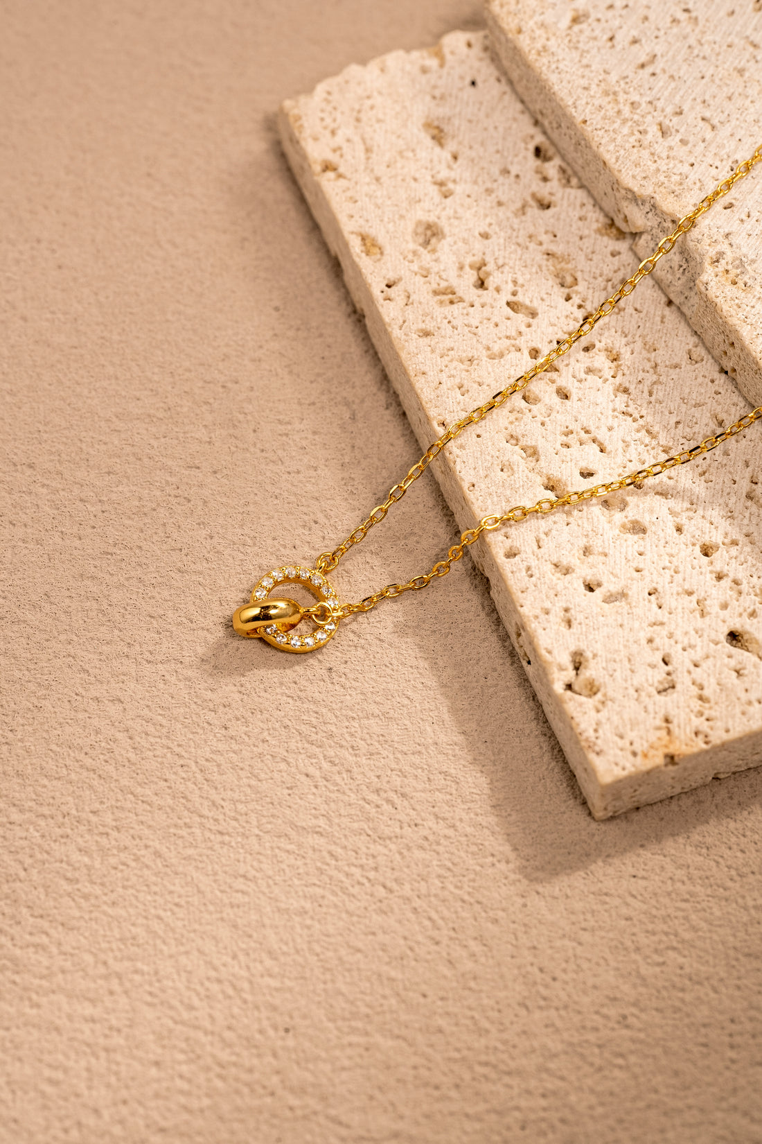 Eternal Link Double Circle Necklace – 18K Gold Vermeil on 925 Silver