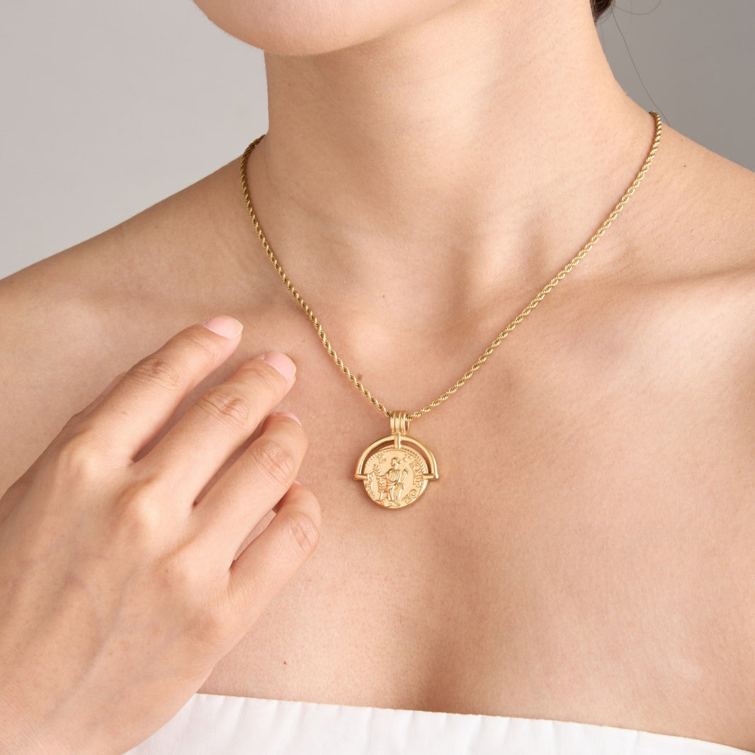 Aurelia Coin Pendant Necklace – Titanium steel plated with 18K Gold Vermeil