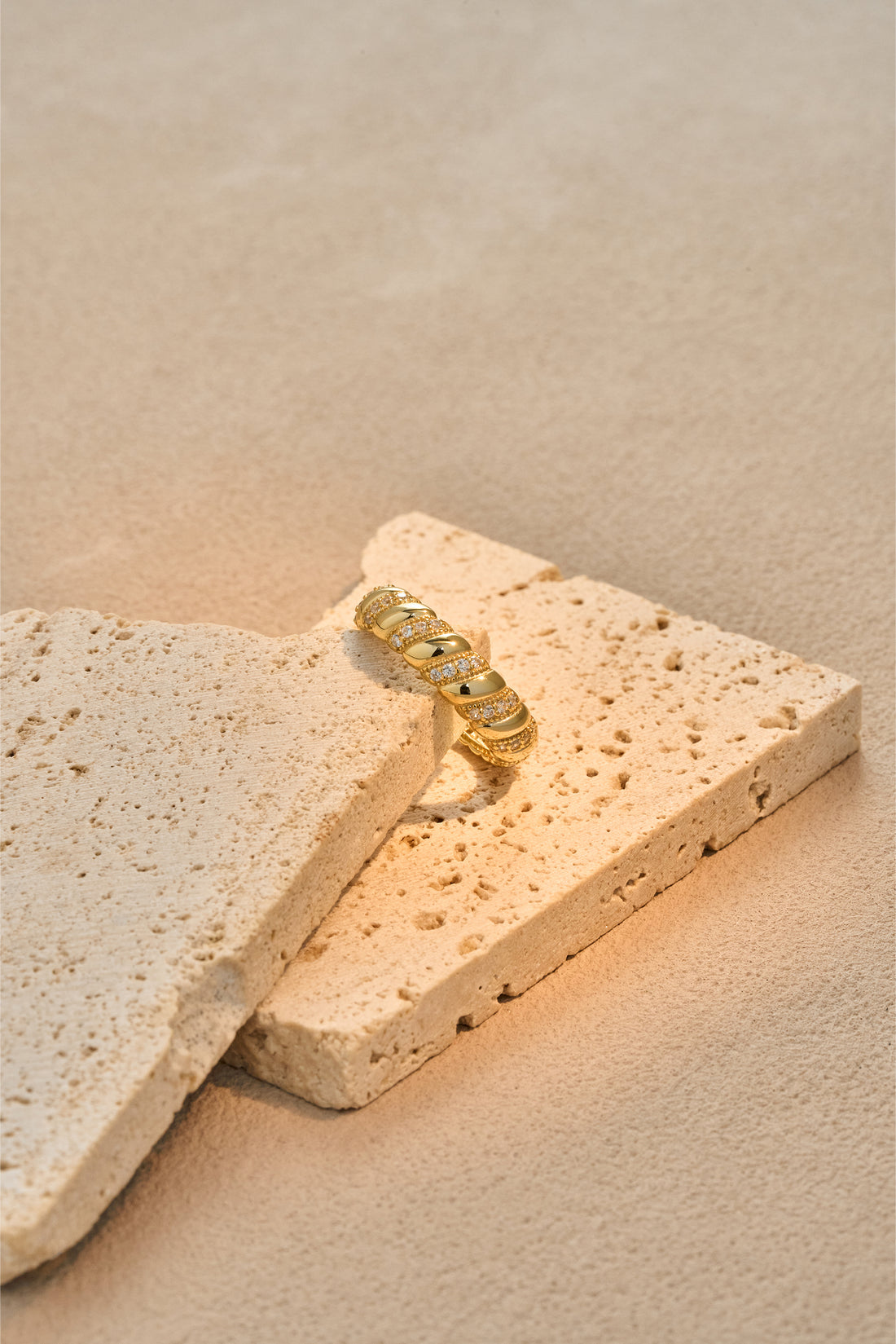 Twisted Pavé Band Ring – 925 Silver with 18K Gold/Platinum Plating