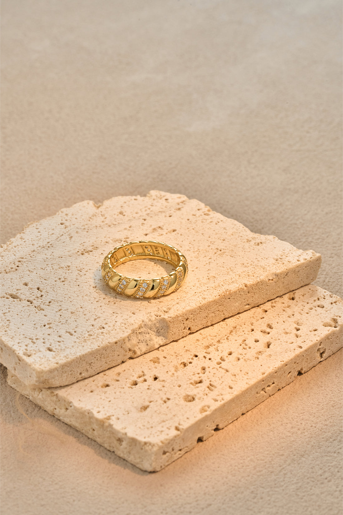 Twisted Pavé Band Ring – 925 Silver with 18K Gold/Platinum Plating