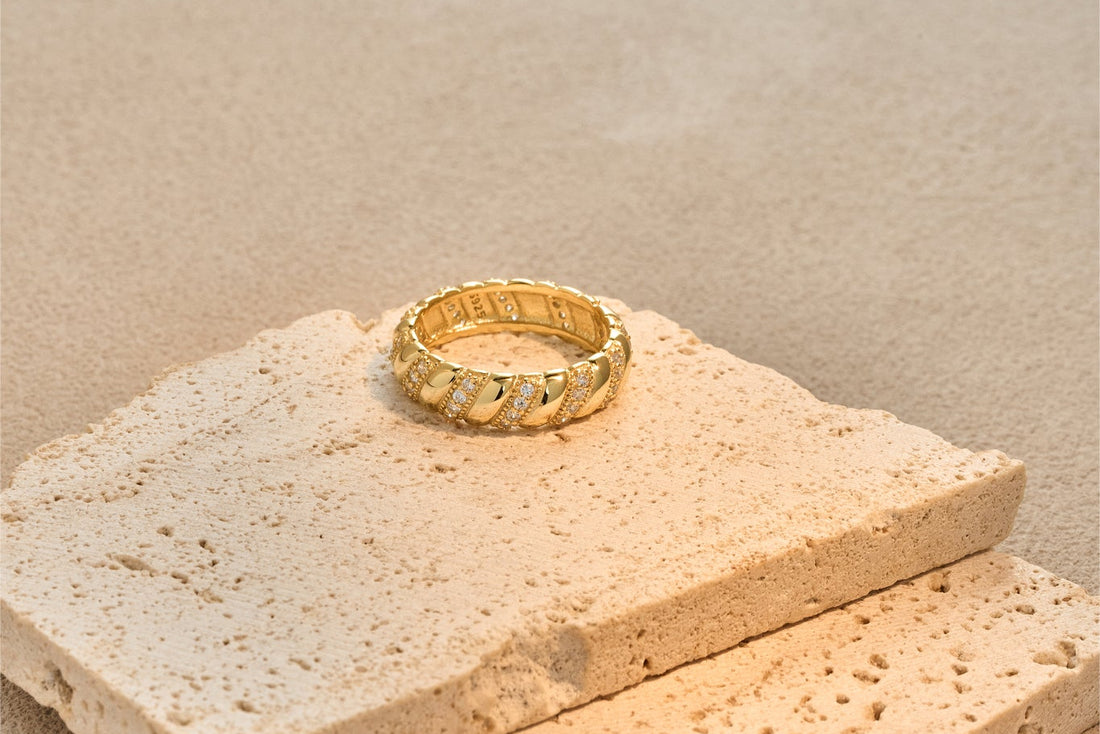 Twisted Pavé Band Ring – 925 Silver with 18K Gold/Platinum Plating