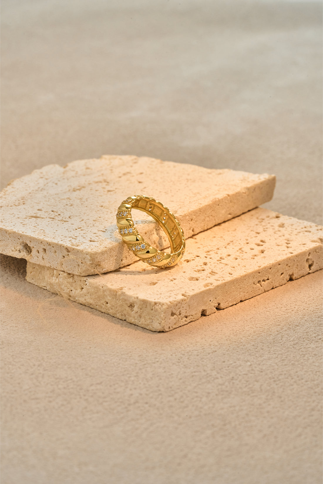 Twisted Pavé Band Ring – 925 Silver with 18K Gold/Platinum Plating