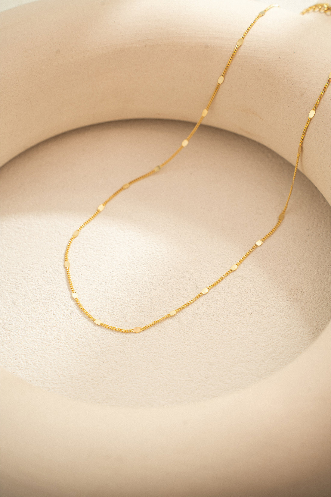 Shimmering Disc Chain Necklace