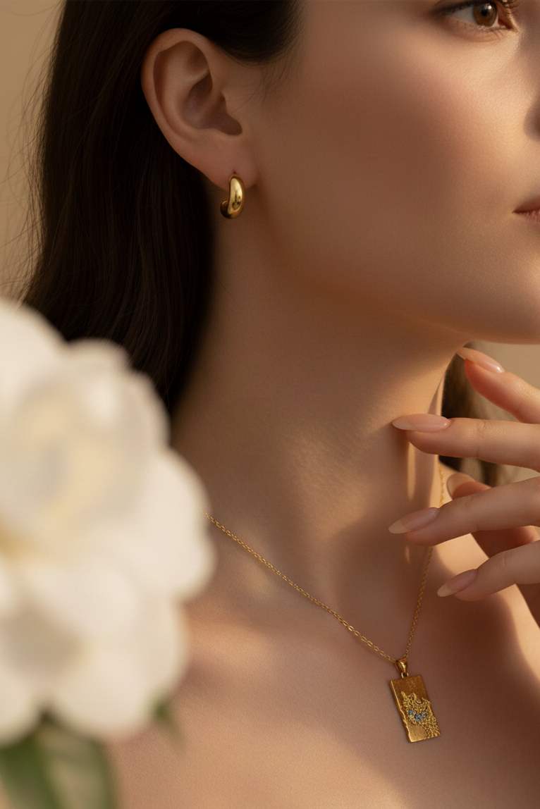 Stardust Relic Pendant Necklace – 925 Silver with 18K Gold Plating